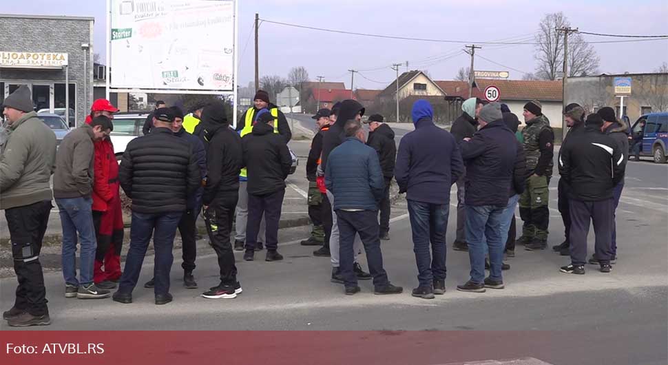 poljoprivrednici protest draksenic.jpg